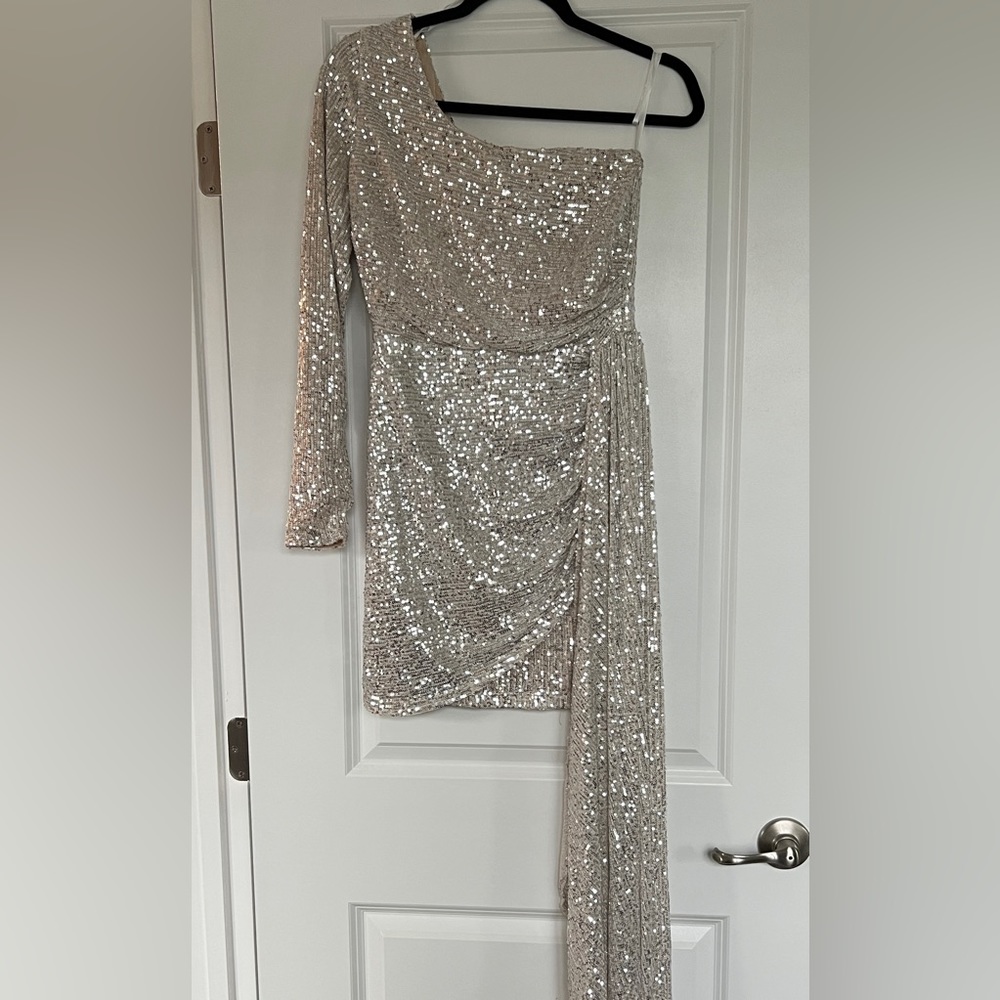 Windsor Talulla One-shoulder sequin dress - Picture 2 of 3